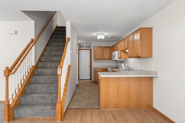 2457 Yellowstone Drive 116, Hastings, MN 55033