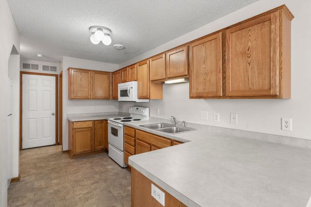 2457 Yellowstone Drive 116, Hastings, MN 55033