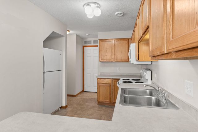 2457 Yellowstone Drive 116, Hastings, MN 55033