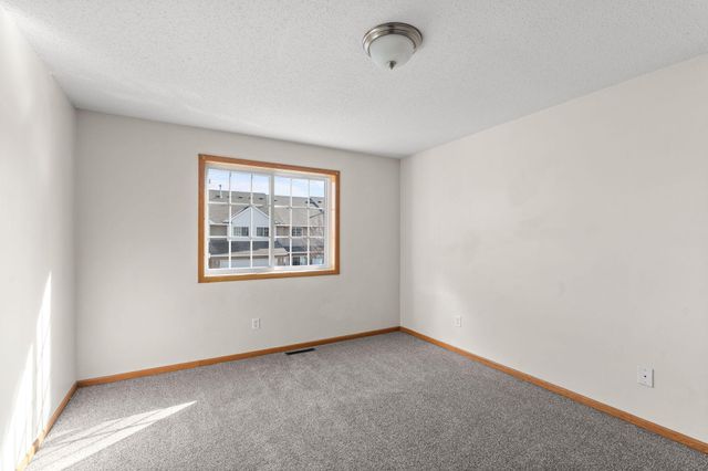 2457 Yellowstone Drive 116, Hastings, MN 55033