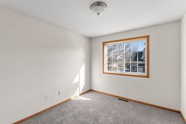 2457 Yellowstone Drive 116, Hastings, MN 55033