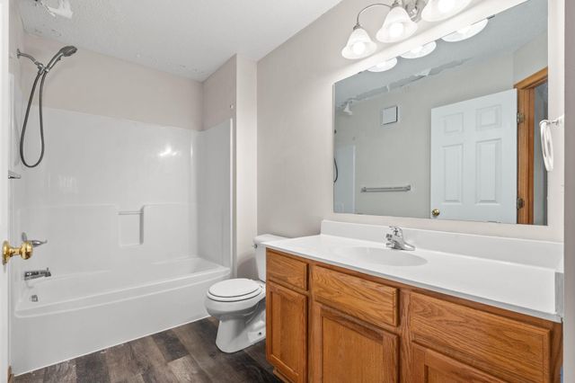 2457 Yellowstone Drive 116, Hastings, MN 55033