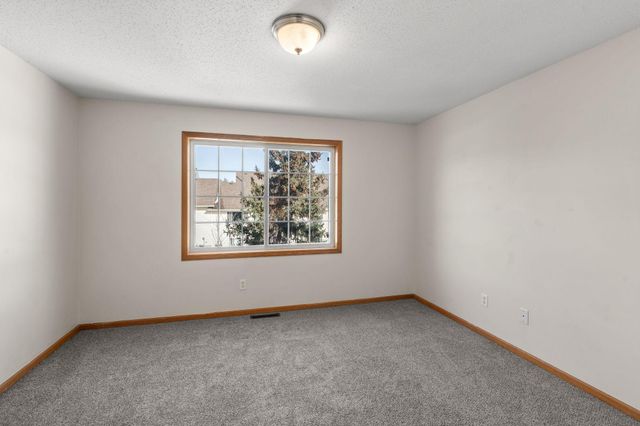 2457 Yellowstone Drive 116, Hastings, MN 55033