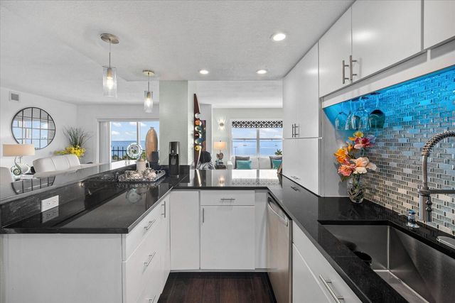 1120 N SHORE DRIVE NE 802, St Petersburg, FL 33701
