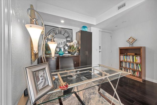 1120 N SHORE DRIVE NE 802, St Petersburg, FL 33701