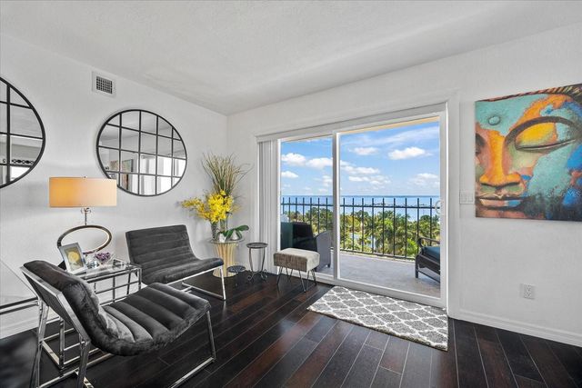 1120 N SHORE DRIVE NE 802, St Petersburg, FL 33701