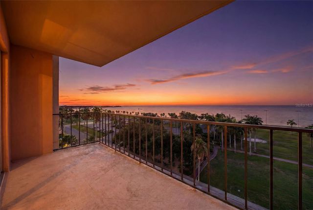 1120 N SHORE DRIVE NE 802, St Petersburg, FL 33701
