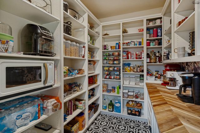 2386 N PETERSON ROAD, Iowa Park, TX 76367