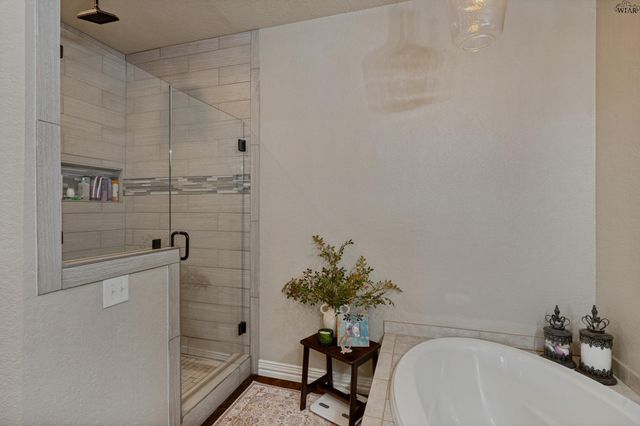 2386 N PETERSON ROAD, Iowa Park, TX 76367