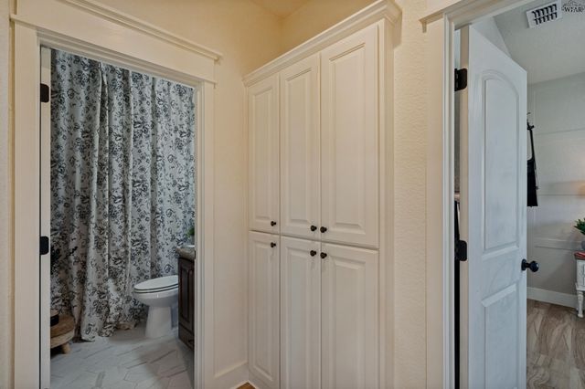 2386 N PETERSON ROAD, Iowa Park, TX 76367