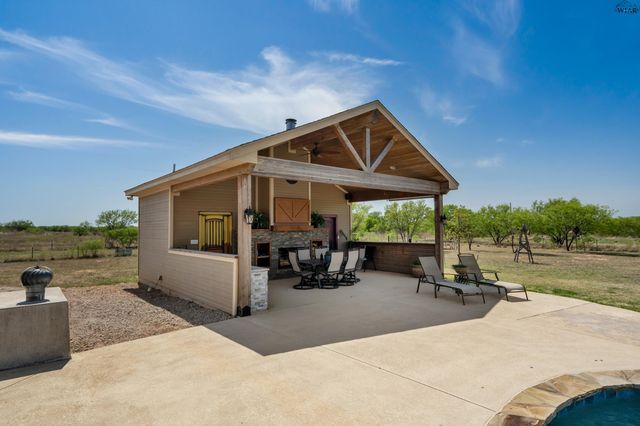 2386 N PETERSON ROAD, Iowa Park, TX 76367