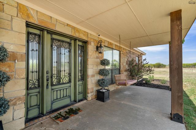 2386 N PETERSON ROAD, Iowa Park, TX 76367