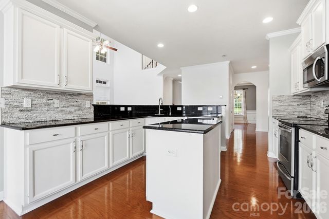 5080 Gladiola Way, Tega Cay, SC 29708