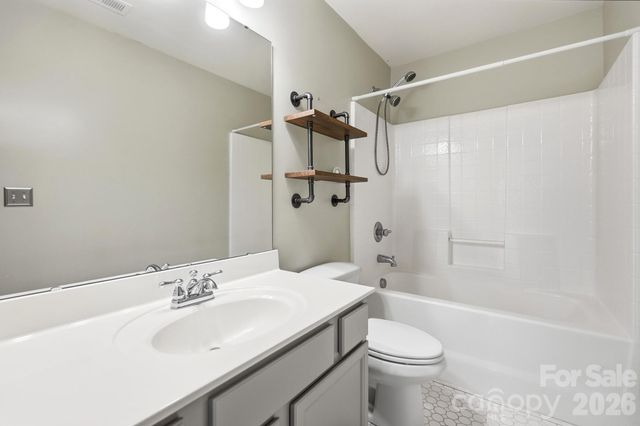 5080 Gladiola Way, Tega Cay, SC 29708