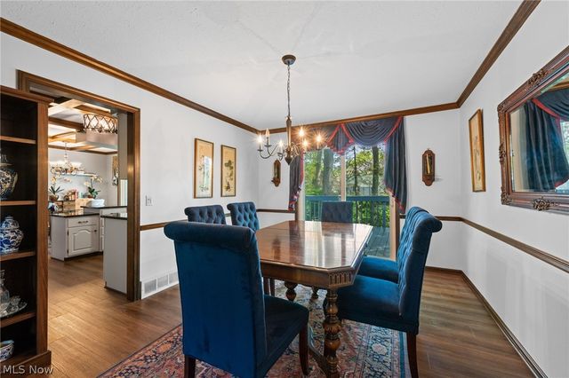 1697 Holdens Arbor Run, Westlake, OH 44145