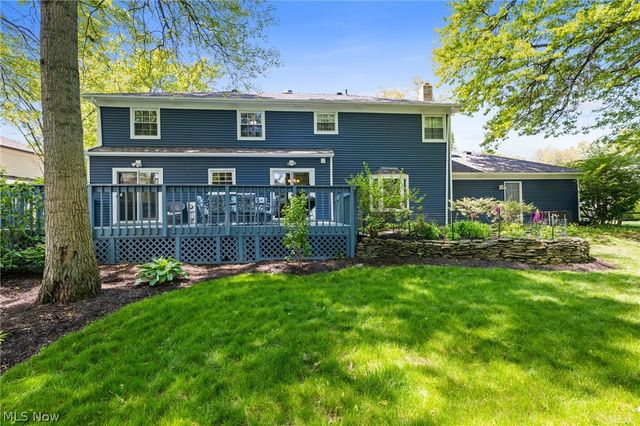 1697 Holdens Arbor Run, Westlake, OH 44145