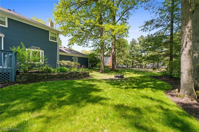 1697 Holdens Arbor Run, Westlake, OH 44145