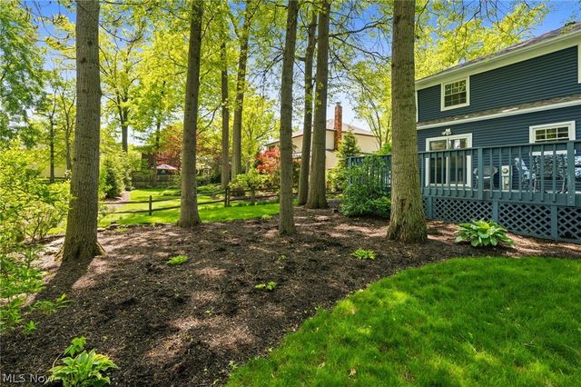 1697 Holdens Arbor Run, Westlake, OH 44145