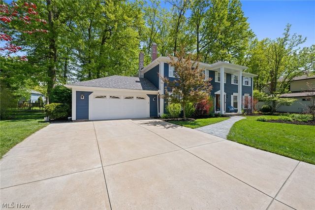 1697 Holdens Arbor Run, Westlake, OH 44145