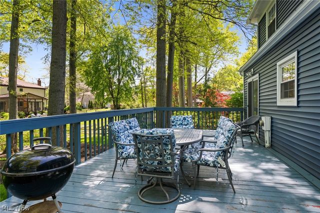 1697 Holdens Arbor Run, Westlake, OH 44145