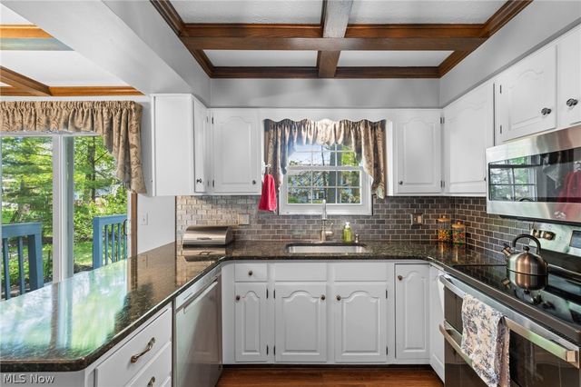 1697 Holdens Arbor Run, Westlake, OH 44145