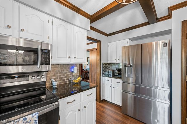 1697 Holdens Arbor Run, Westlake, OH 44145