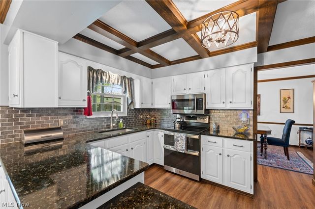 1697 Holdens Arbor Run, Westlake, OH 44145