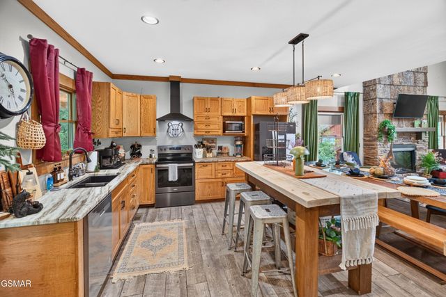 815 Wattle Blossom Drive, Gatlinburg, TN 37738