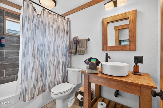 815 Wattle Blossom Drive, Gatlinburg, TN 37738
