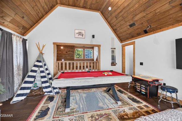 815 Wattle Blossom Drive, Gatlinburg, TN 37738
