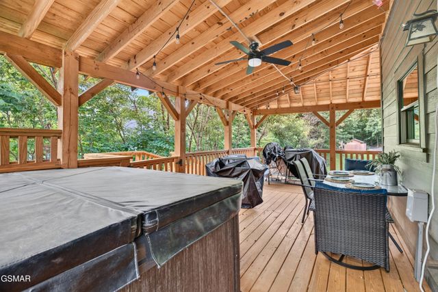 815 Wattle Blossom Drive, Gatlinburg, TN 37738