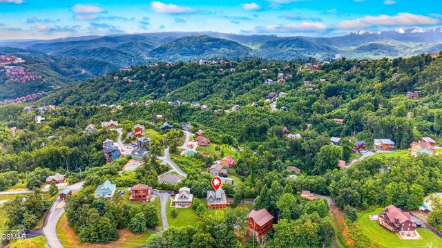 815 Wattle Blossom Drive, Gatlinburg, TN 37738