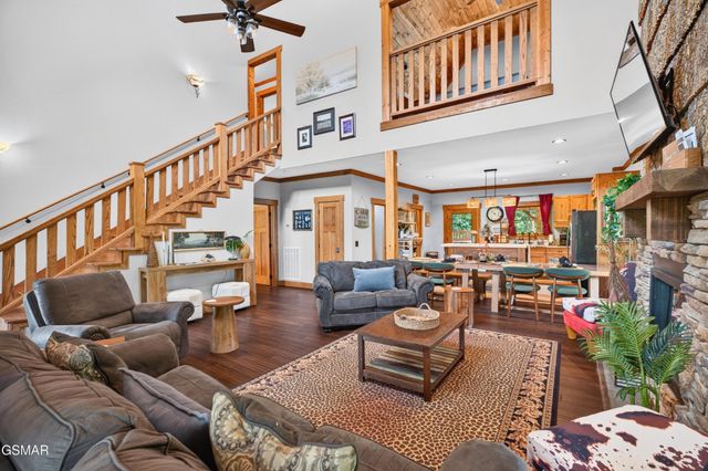 815 Wattle Blossom Drive, Gatlinburg, TN 37738