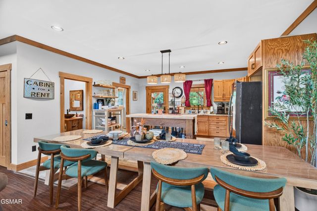 815 Wattle Blossom Drive, Gatlinburg, TN 37738
