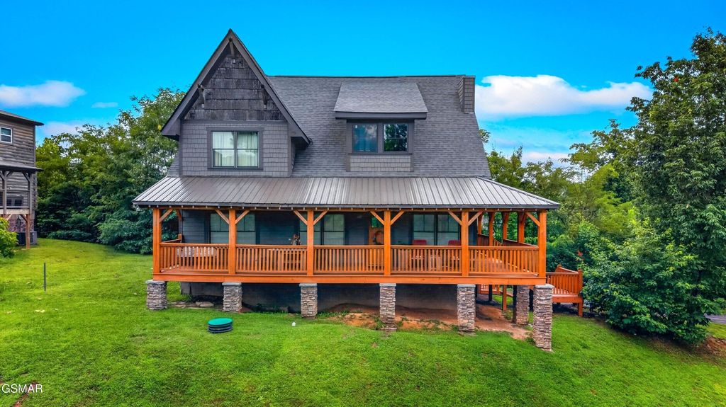 815 Wattle Blossom Drive, Gatlinburg, TN 37738