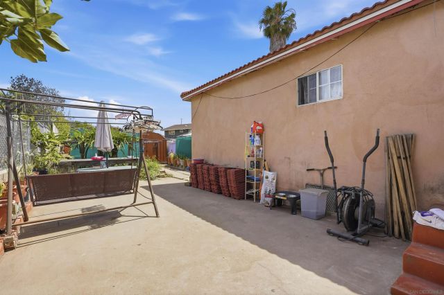 1451 S Harbison, San Diego, CA 92114