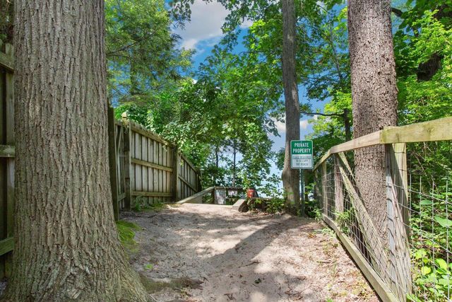 10520 Marquette Drive, New Buffalo, MI 49117