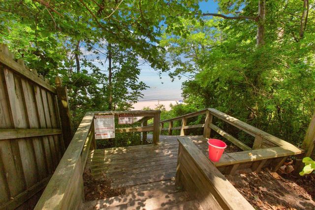 10520 Marquette Drive, New Buffalo, MI 49117