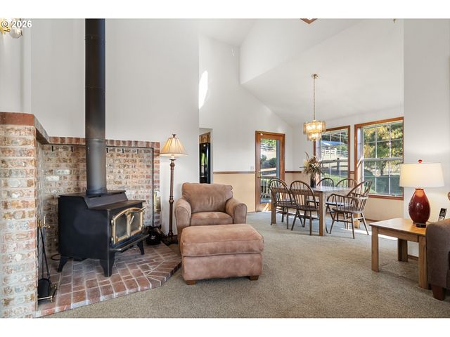 25125 Se HENNINGSEN Rd, Damascus, OR 97089
