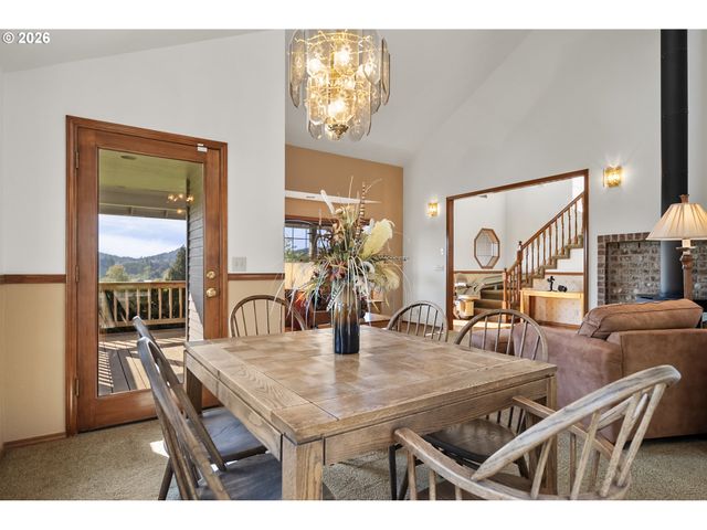 25125 Se HENNINGSEN Rd, Damascus, OR 97089