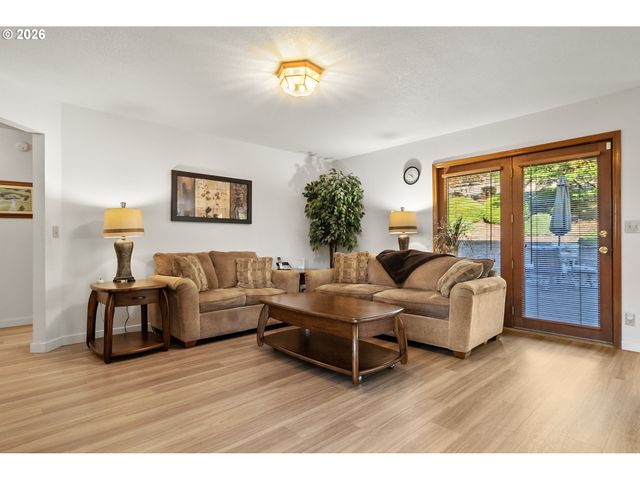25125 Se HENNINGSEN Rd, Damascus, OR 97089