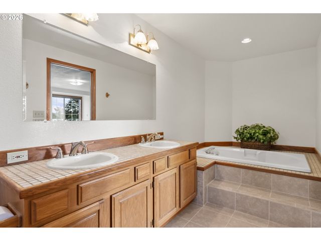 25125 Se HENNINGSEN Rd, Damascus, OR 97089