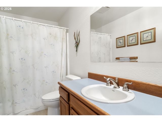 25125 Se HENNINGSEN Rd, Damascus, OR 97089
