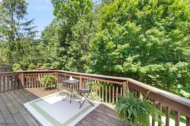 28 Kensington Dr, Randolph Twp., NJ 07869