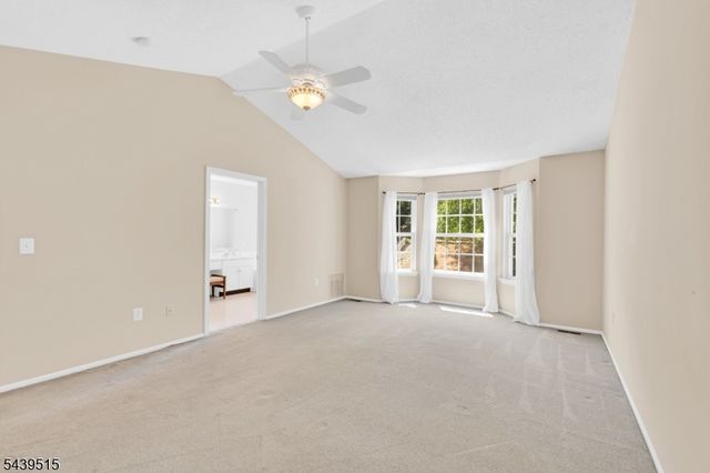 28 Kensington Dr, Randolph Twp., NJ 07869