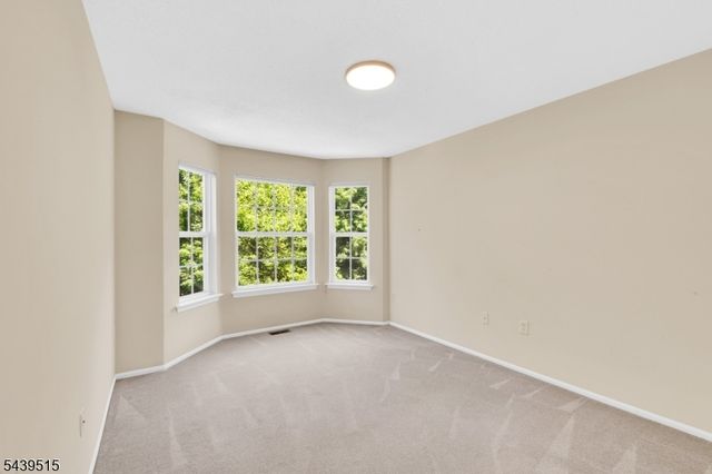28 Kensington Dr, Randolph Twp., NJ 07869