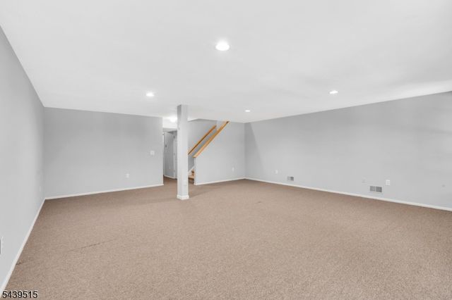 28 Kensington Dr, Randolph Twp., NJ 07869