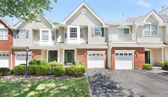 28 Kensington Dr, Randolph Twp., NJ 07869