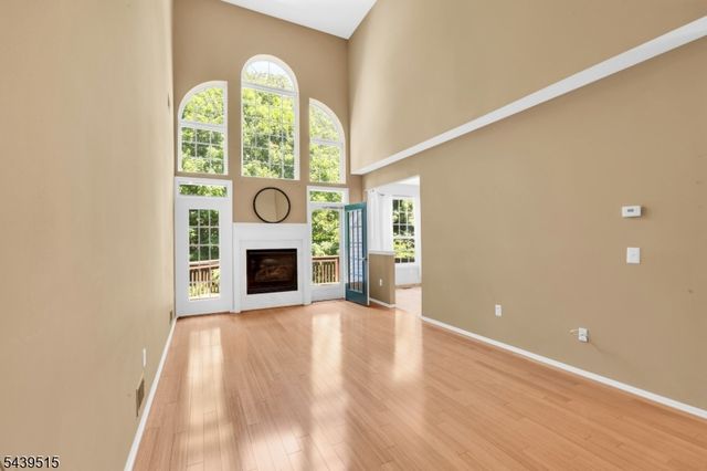 28 Kensington Dr, Randolph Twp., NJ 07869
