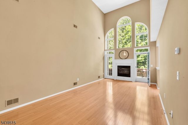 28 Kensington Dr, Randolph Twp., NJ 07869